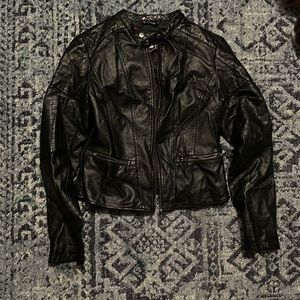 Fitted faux leather jacket